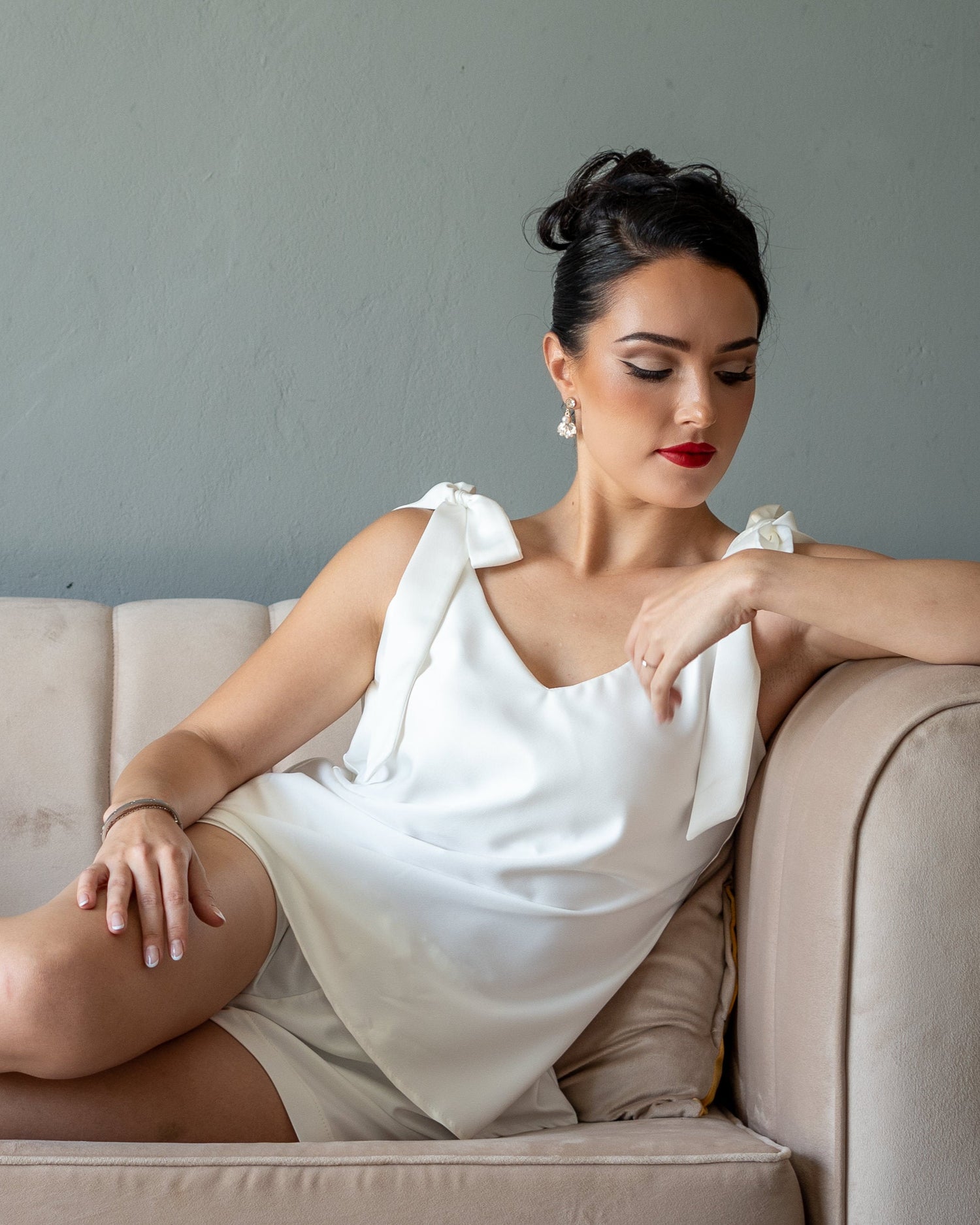 Luxury satin V-neck pajamas with bow contrasting straps for bridal party loungewear